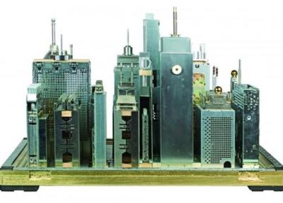 این مدل های شهری با قطعات کامپیوتری ساخته شده اند