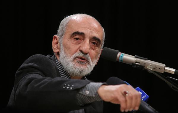 حسین شریعتمداری: چرا برای خروج ایران از NPT تردید می کنید؟
